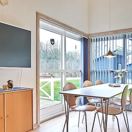 Modern Retreat By Golf Course - By Traum