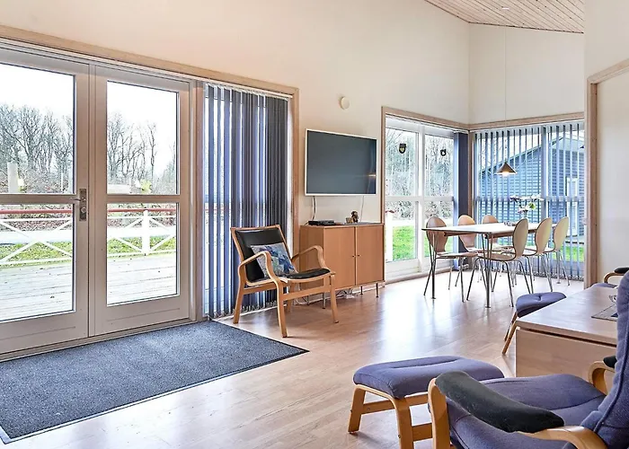 Modern Retreat By Golf Course - By Traum 펜션 구드옘