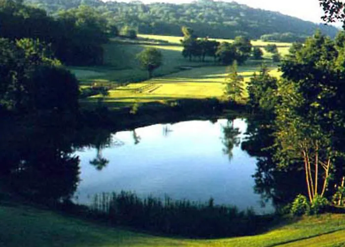 펜션 Modern Retreat By Golf Course - By Traum *